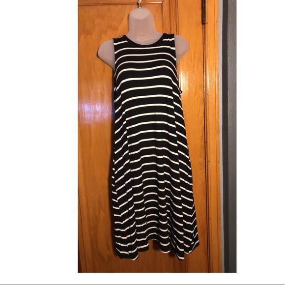 Dress - Picture 1 of 2